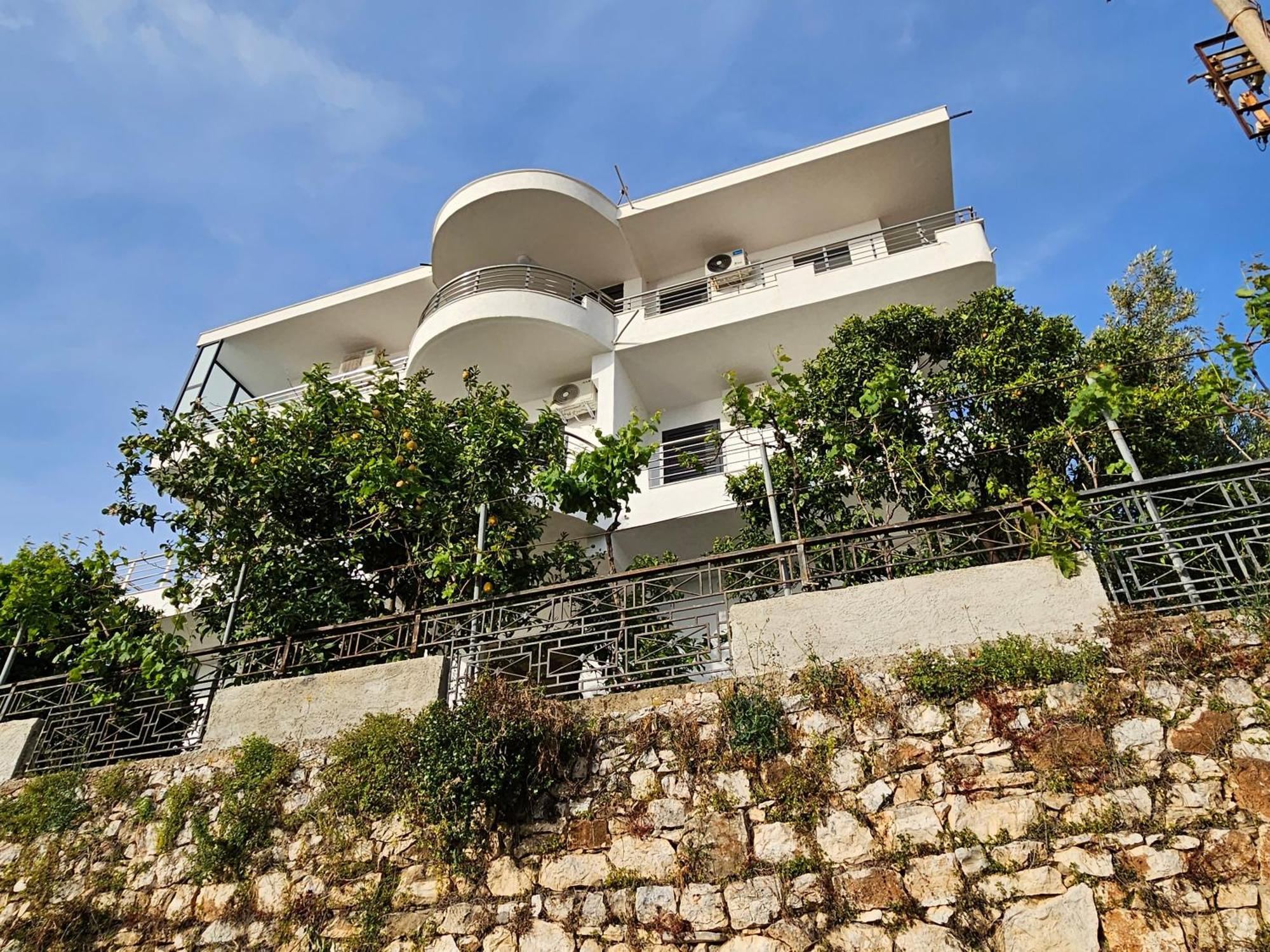 Nora'S Guesthouse Saranda Zewnętrze zdjęcie